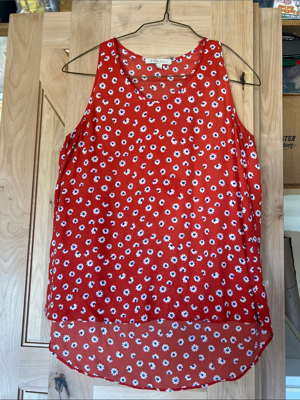 Evereve Red Daisy Print Sleeveless Camisole